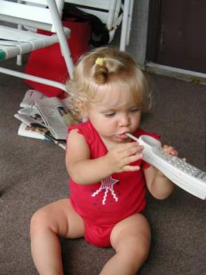 livy eating the phone