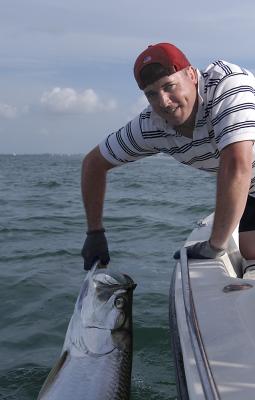 u46/mike_rementer/medium/29790447.duanelandingmikes50lbtarponv2060504.jpg