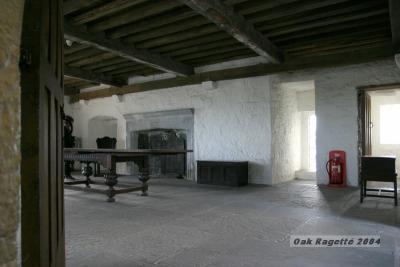 112_Cahir_Castle_A_dining_room.jpg