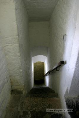 u46/oragette/medium/29691708.115_Caher_Castle_Skinny_stairs.jpg