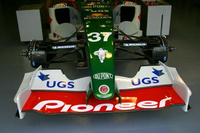 jag front wing 1024.jpg