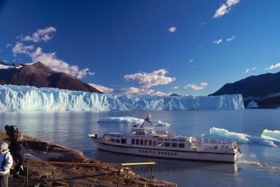 Cruise liner - Perito Moreno