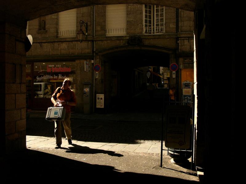Technician hunting for his client, St. Malo, France, 2004