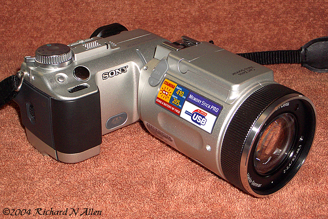 Sony DSC-F717 (2002-03)