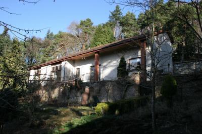 u46/robertfinlayson/medium/39938014.Houseinmoringsun.jpg