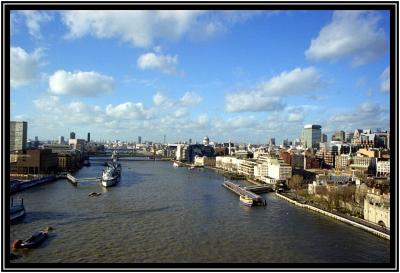 2001 01 24 Upstream from Tower Bridge.jpg