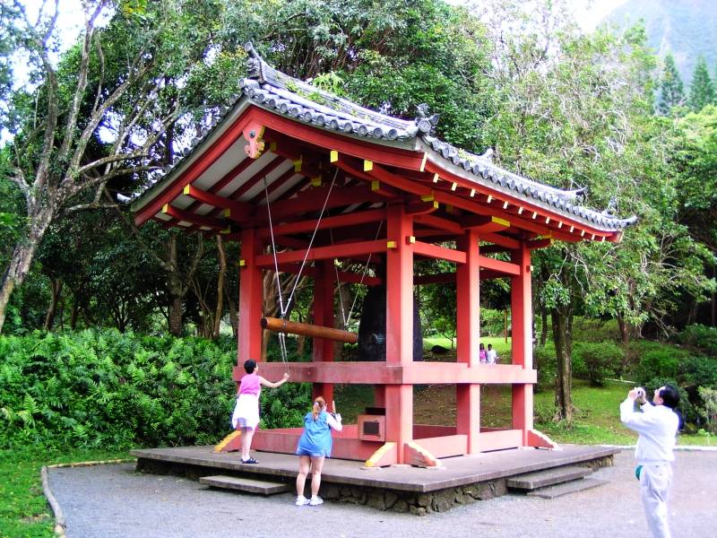 Striking Byodo-In bell