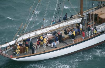 u46/sfbay_sail/medium/4358010.227TallShipParade.jpg