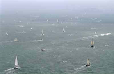 u46/sfbay_sail/medium/4358021.301TallShipParade.jpg