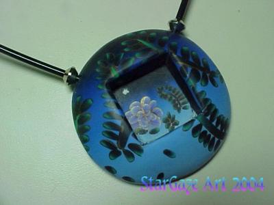 u46/stargazer/medium/29660942.KatoFlowerPendant.jpg