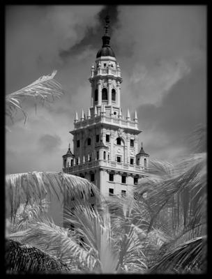 Liberty Tower by Andres Moreno