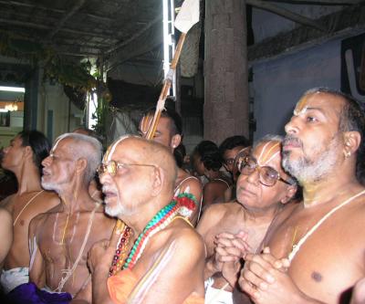 Srimath Azhagiyasingar eagery waiting to see varadhan
