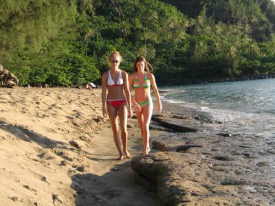 Kee Beach girls