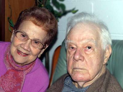 u46/tlmurp84/medium/35419214.d4TanteGadaandTontonPhill.jpg