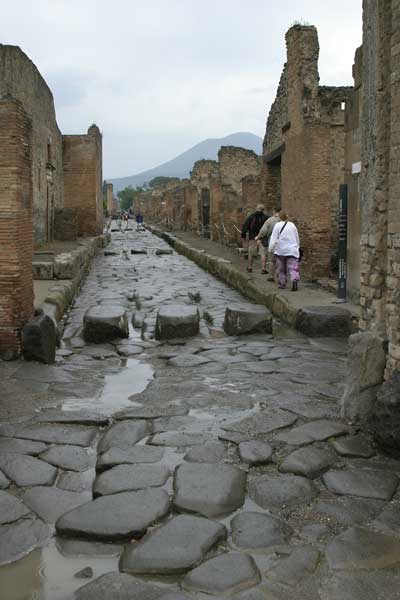 Stone-Street-Vesuvius-Pompe