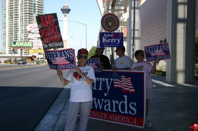 Kerry-Edwards Supporters at LV Convention Center (9/16/04)