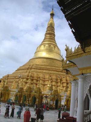 Shwedagon Pagoda, solid gold