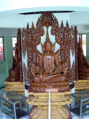 Shwedagon Wood Buddha