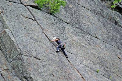 u47/3star/medium/30272457.Rockclimber.jpg