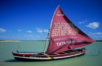 Barco na lagoa da torta (laguinho) em Nova Tatajuba