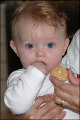 Trying a cookie at 6 months