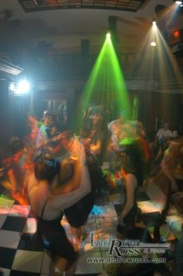 u47/andrewross/medium/30382135.famehair048party000.jpg