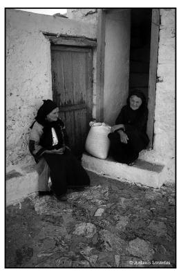 10 Mar 2005 Two women in Karpathos