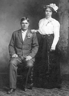 Christian C. & Agnes (Hansen) Breimon abt. 1910