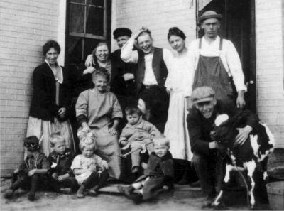 back row:  Ida, Anna, Emil, August, Lucy, & Al front row:  Florence, Norman, Ellen, Oma, Ovidia, Roger, Armin, Herman abt. 1918