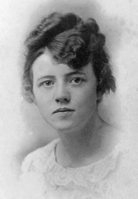 u47/balldee/medium/30301406.EthelandMignonPeterson1916.jpg