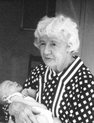 u47/balldee/medium/30301411.MignonPetersonKimeswithMichaelBurgessJuly1975.jpg