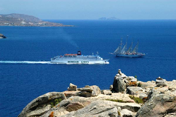 Passing ships in the channel between Delos and Mykonos