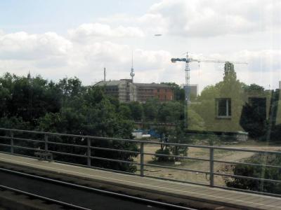 Blimp over Berlin: From the S-Bahn
