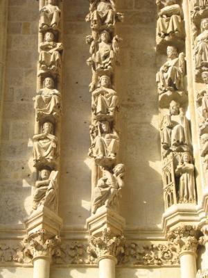 Amiens: Voussures of the central portal