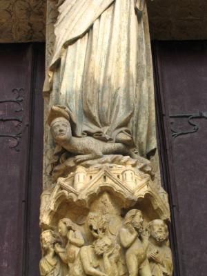 Amiens: The serpent under the Virgin's foot