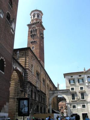 Torre dei Lamberti from the Piazza Signori