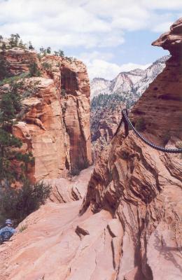 Angels Landing trail1.JPG