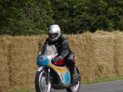 u47/burlsey/medium/30728165.Goodwood_FOS_2004_024.jpg