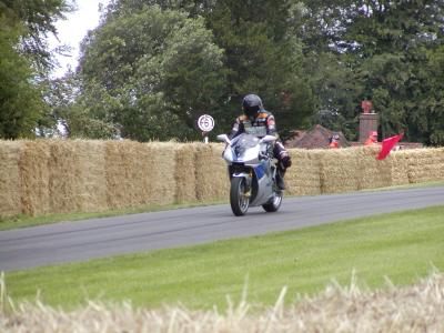 u47/burlsey/medium/30728175.Goodwood_FOS_2004_034.jpg