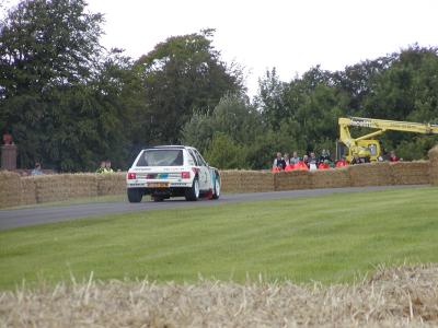 u47/burlsey/medium/30728195.Goodwood_FOS_2004_054.jpg