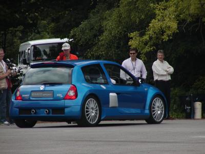 u47/burlsey/medium/30728233.Goodwood_FOS_2004_092.jpg