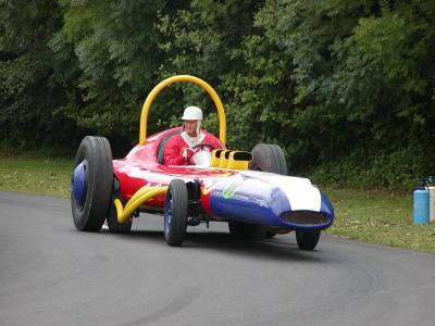 u47/burlsey/medium/30728271.Goodwood_FOS_2004_129.jpg