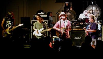 Dickey Betts jaming with Henry & Ringo of Los Lonely Boys