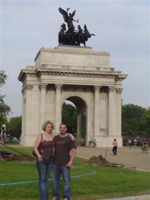 .....and then onto Hyde Park Corner where you find Wellington Arch and.............