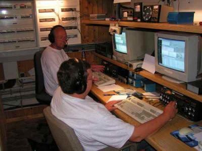 Operating DAWAE with DK6WL in foreground