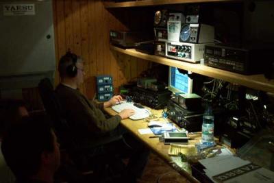 DL6FBL operating WWDX CW 2002 as SO2R