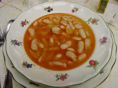 Fabada-Typical bean soup of Asturias.