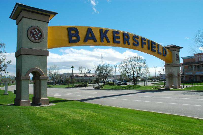 The famous Bakersfield sign