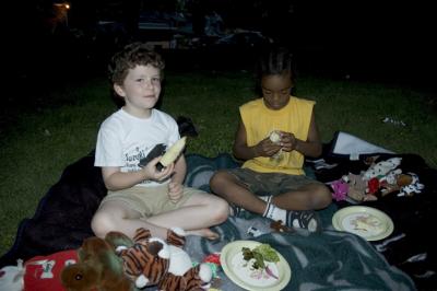 u47/eddconboy/medium/34104080.DanielPicnic2.jpg