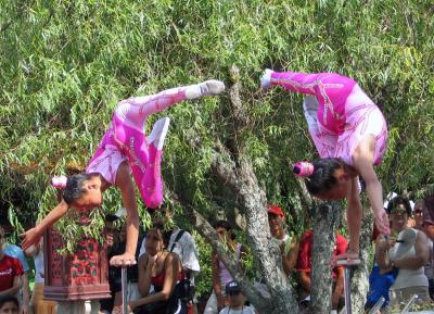 Chinese Acrobats 2
